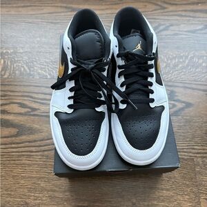 Nike Air Jordan 1 Low - size 8 (women 9.5)